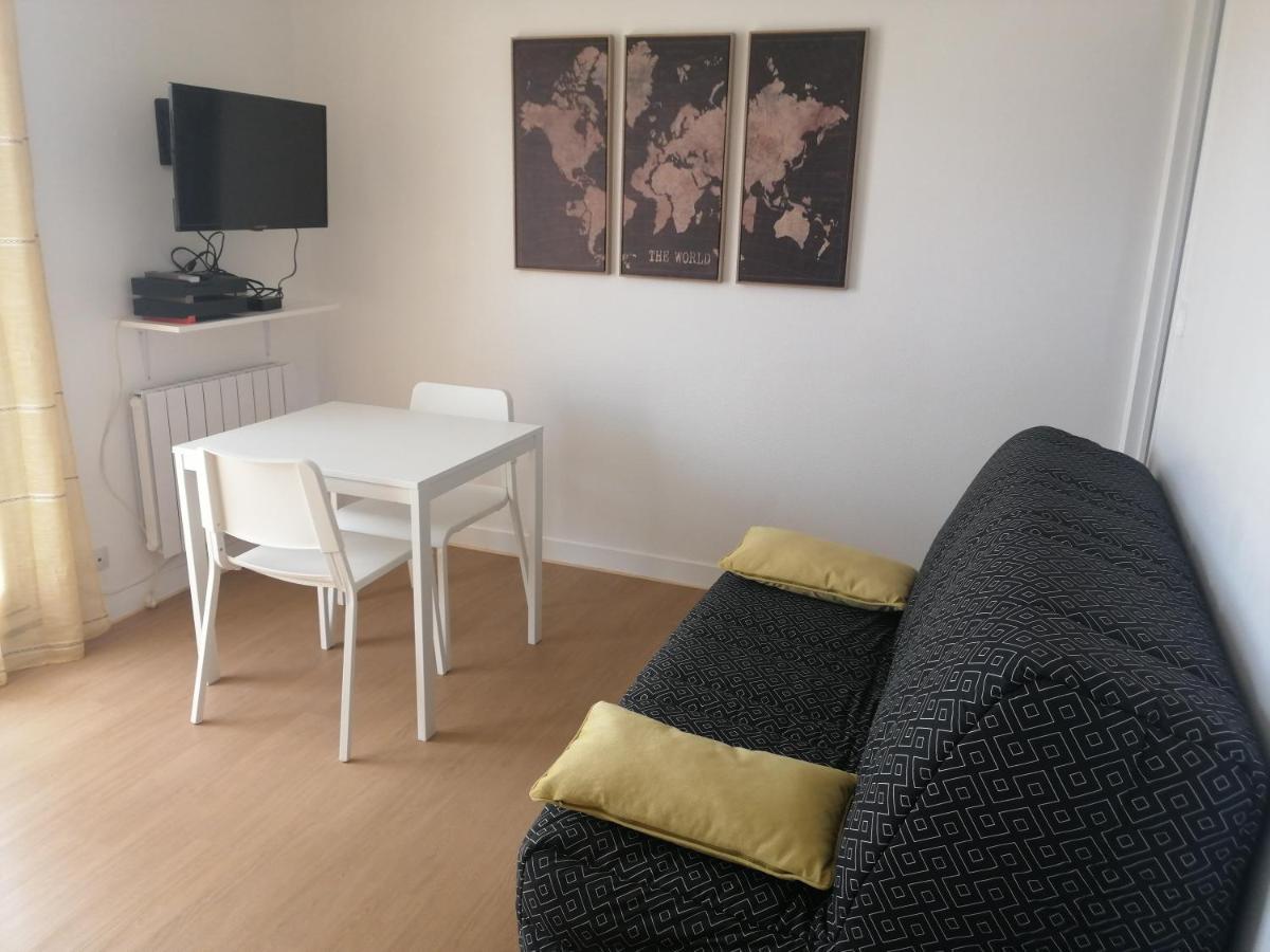 Studio zen avec parking Orléans Buitenkant foto